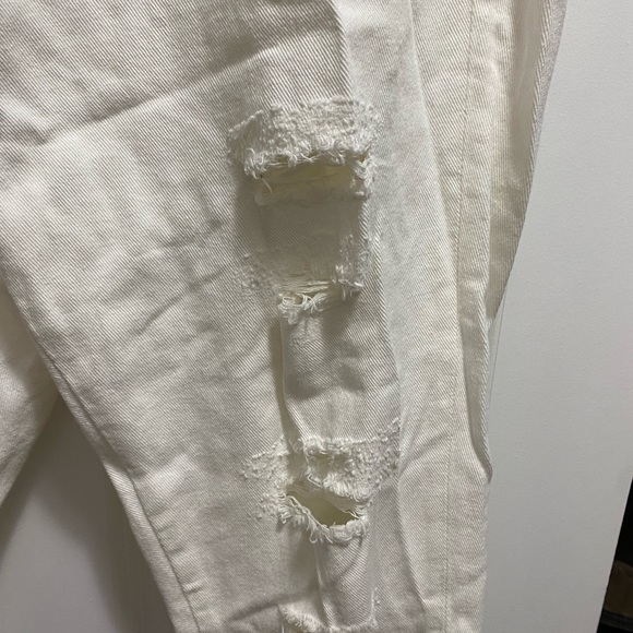NWT white jeans with rips - Picture 2 of 8